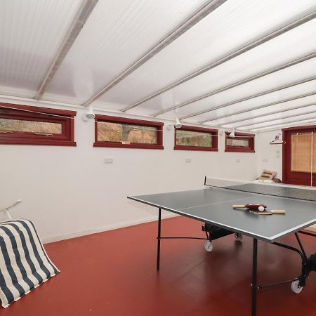 Recroy Villa Nedd Exteriör bild