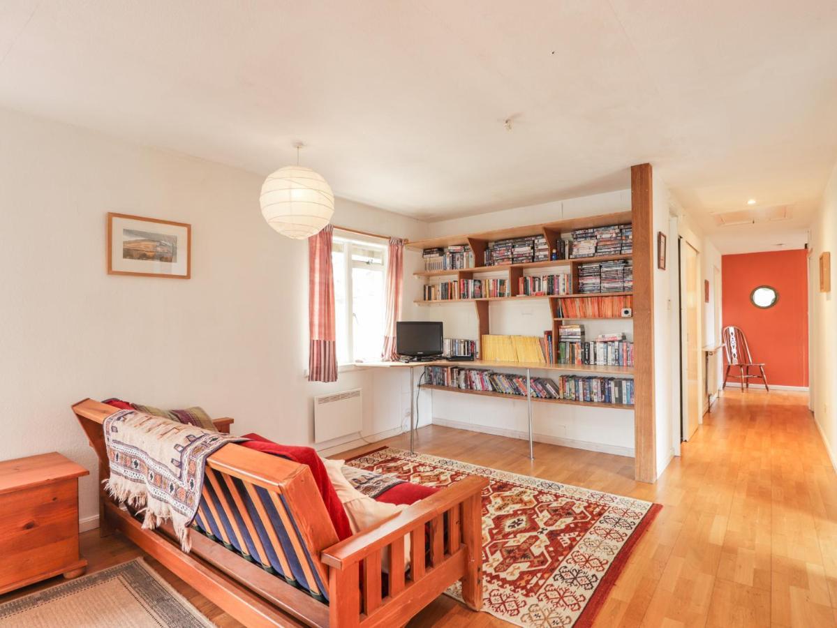 Recroy Villa Nedd Exteriör bild