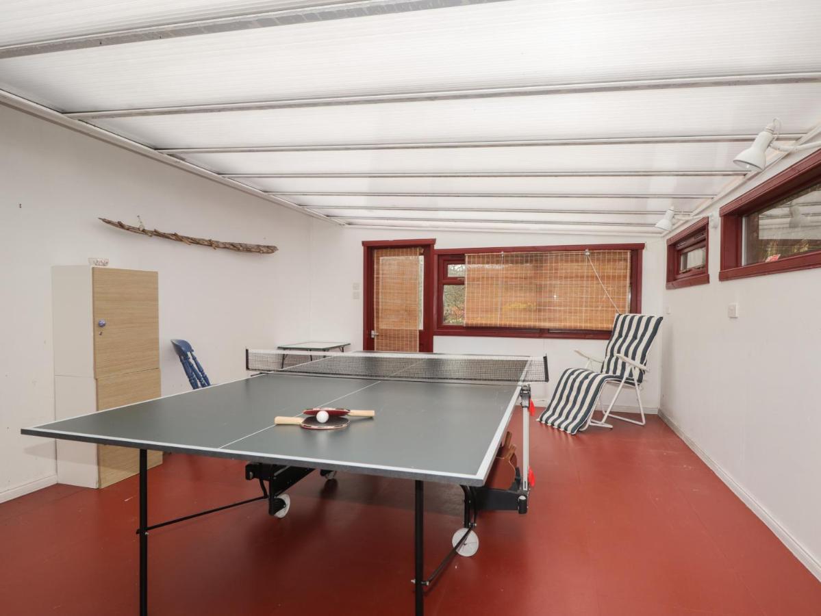 Recroy Villa Nedd Exteriör bild